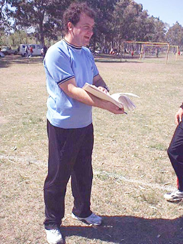 Torneo Municipal de Futbol Infanto Juvenil. Nota con el Director de Deportes.