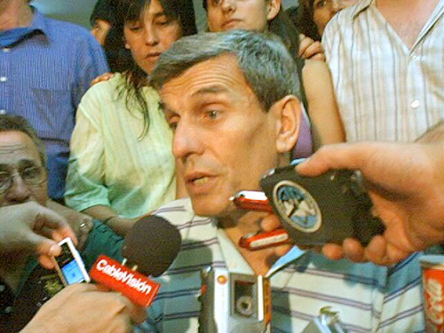 El Dr. Juan Carlos Sim�n fu� reelecto como Intendente de Bol�var.