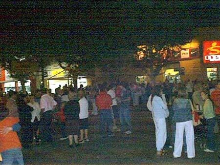 Baile popular este domingo frente a la Municipalidad