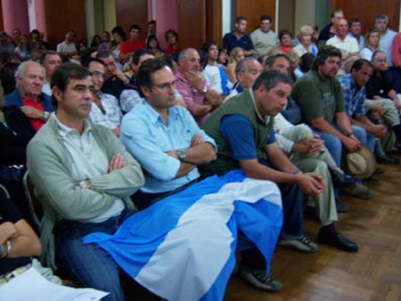 Bol�var fij� de forma democr�tica su postura en respaldo del campo.
