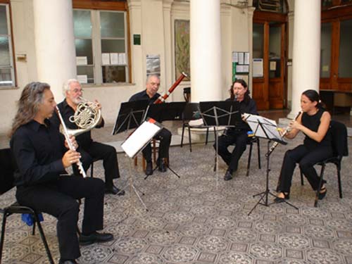 Presenta al Quinteto de Vientos de la U.N.L.P.