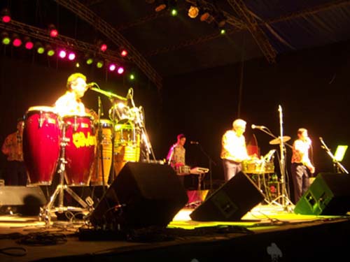S�bado de jineteada, folklore y cumbia