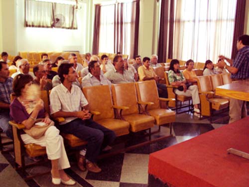 Charla con peque�os productores agropecuarios