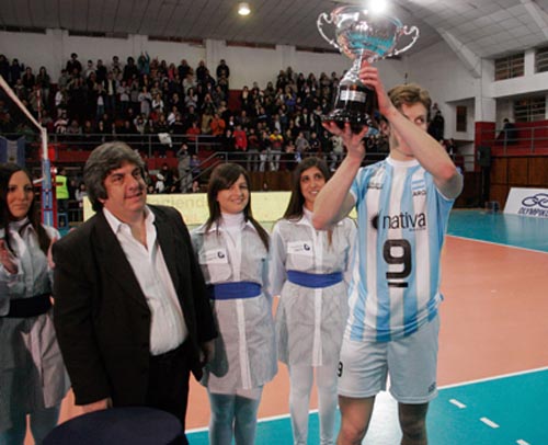 Nueva copa para Argentina a d�as del Mundial