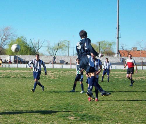 Independiente y Empleados siguen con chances