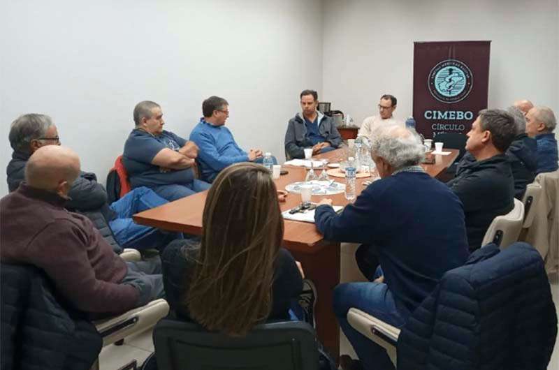 Los médicos locales dialogaron con Juan Carlos Morán