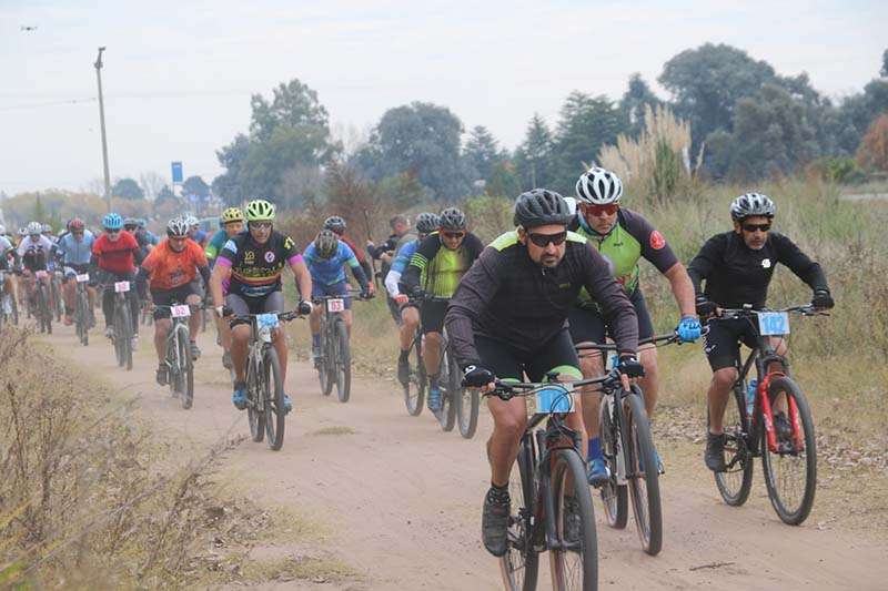Más de 70 ciclistas participaron del Rural Bike en Bolívar