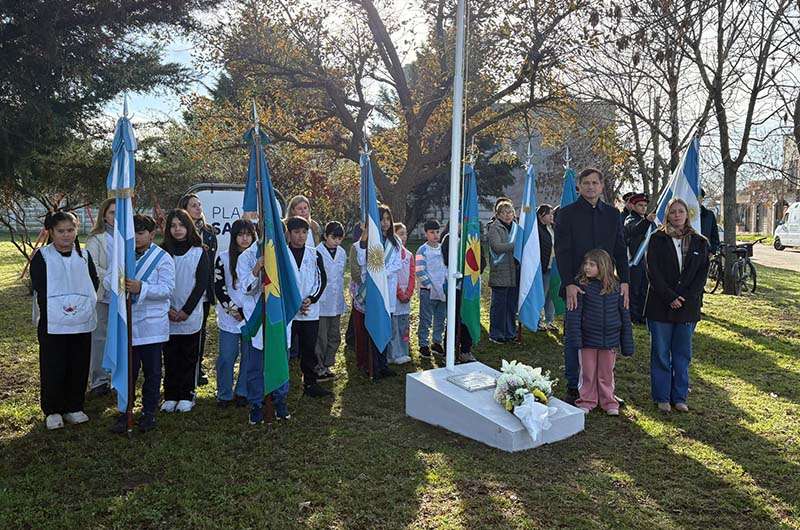 Bolívar rindió homenaje al General Martín Miguel de Güemes