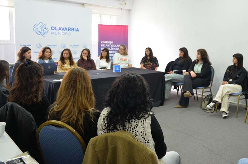Bolívar compartió su experiencia en políticas de género